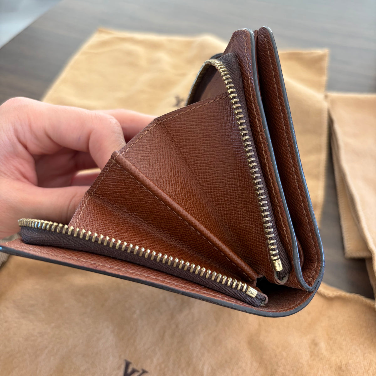 (2002) Louis Vuitton Portefeuille Compact