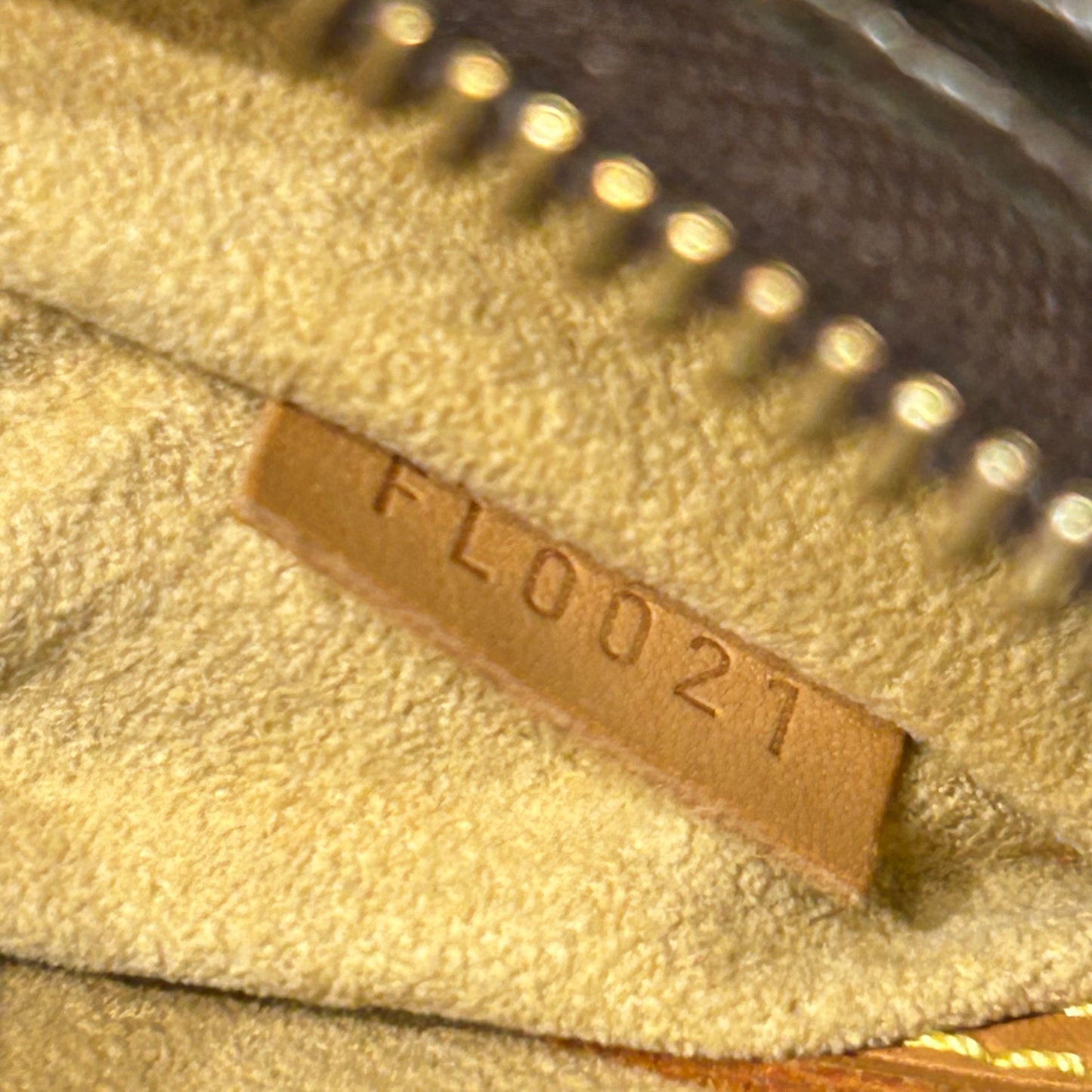 (2001) Louis Vuitton Looping MM