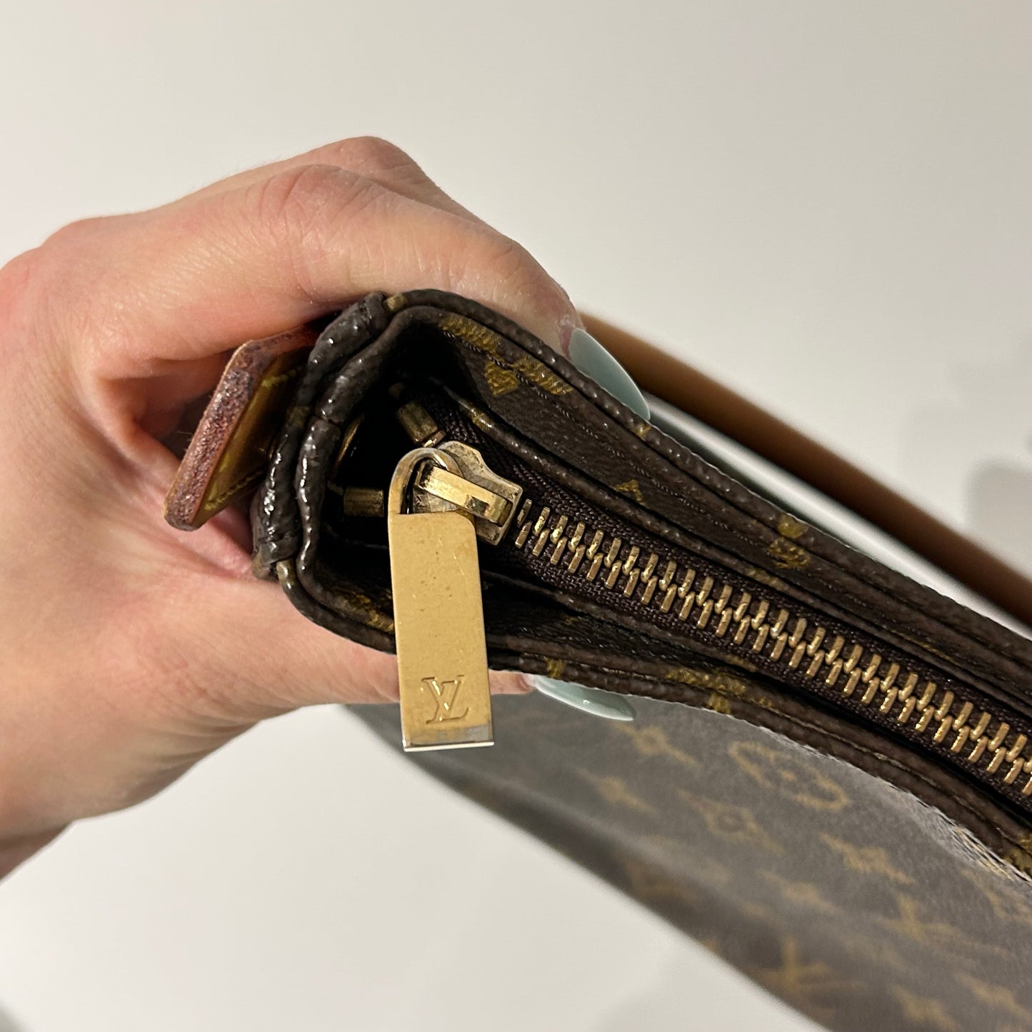 (2001) Louis Vuitton Looping MM