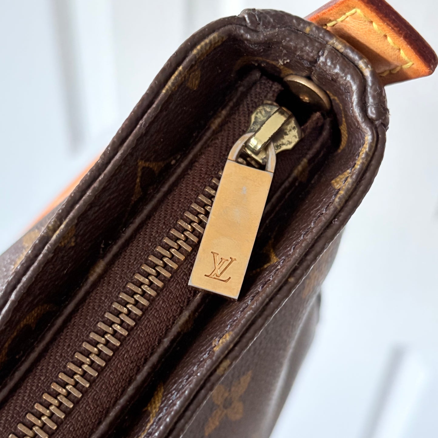 (2002) Louis Vuitton Looping MM