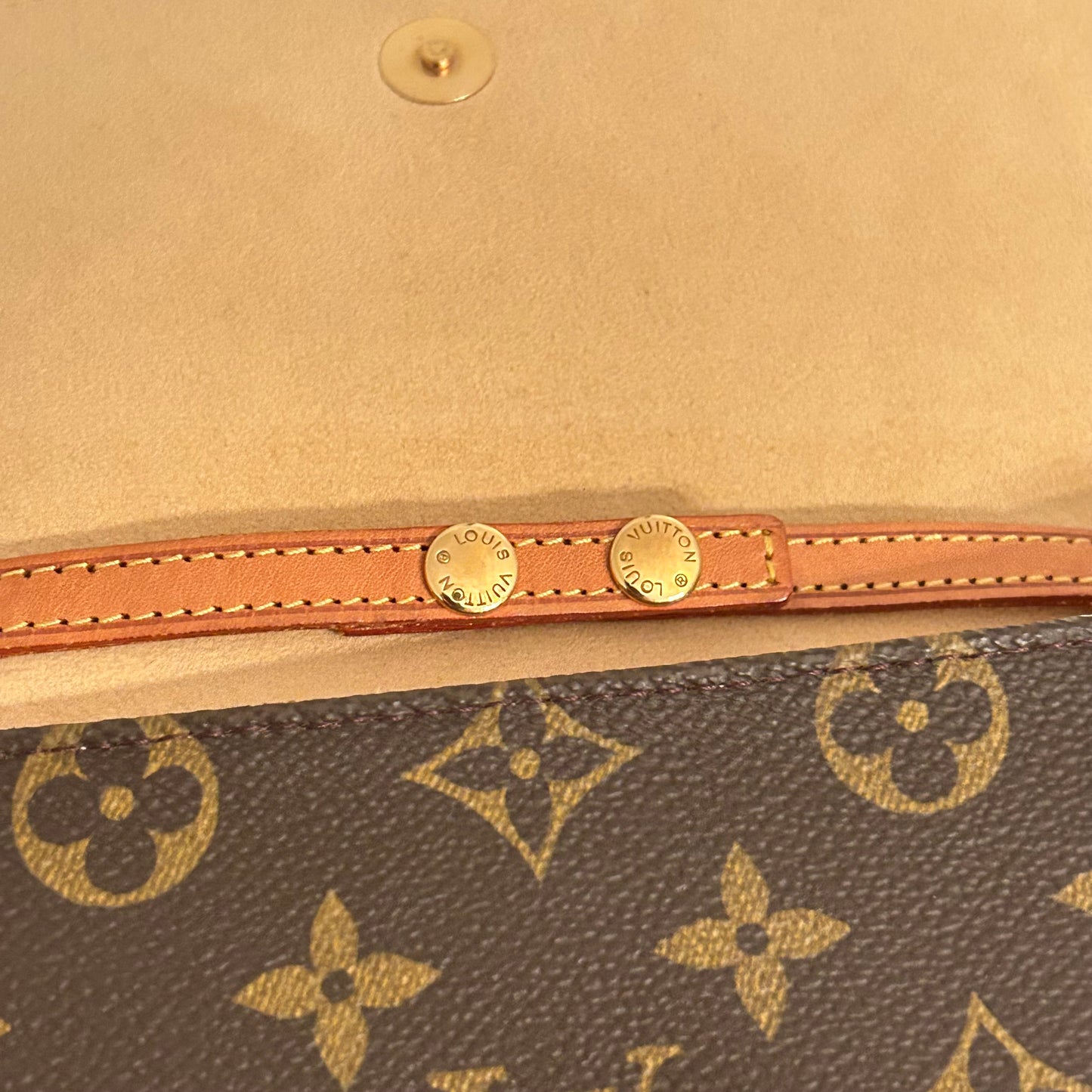 (1999) RÉSERVÉ Louis Vuitton Pochette Twin GM
