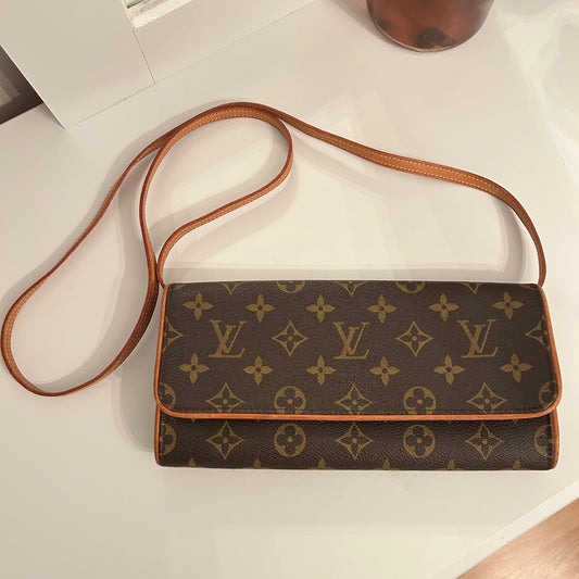 (1999) RÉSERVÉ Louis Vuitton Pochette Twin GM