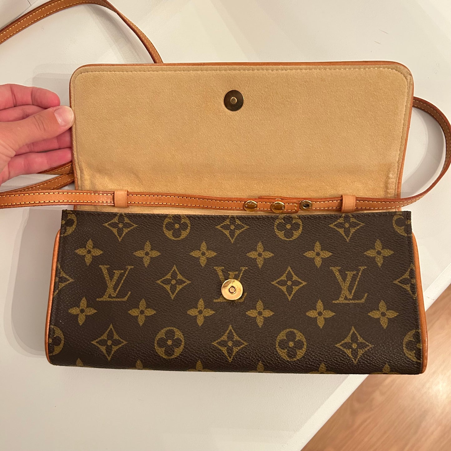(1999) RÉSERVÉ Louis Vuitton Pochette Twin GM