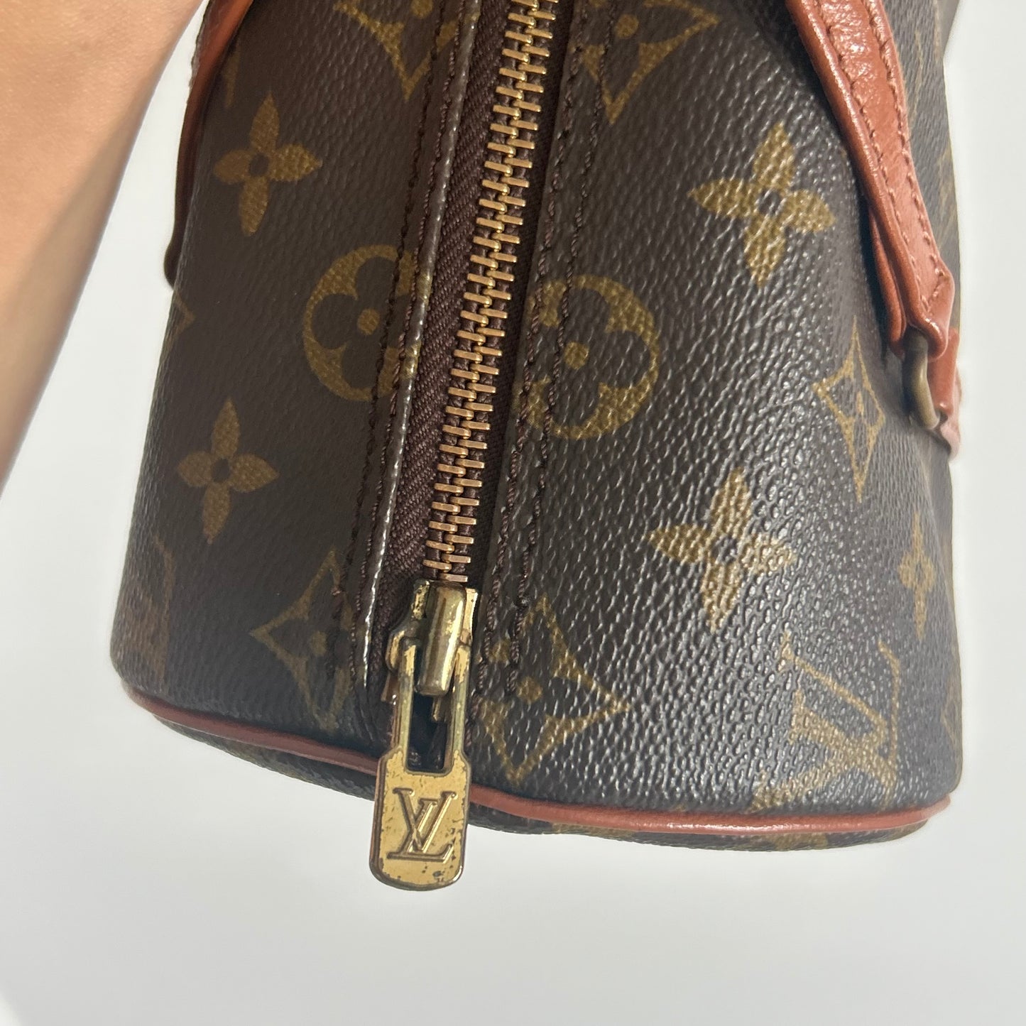 1987 Louis Vuitton Papillon26