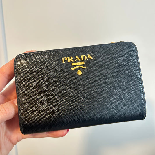 (2015) PRADA portefeuille compact en cuir saffiano