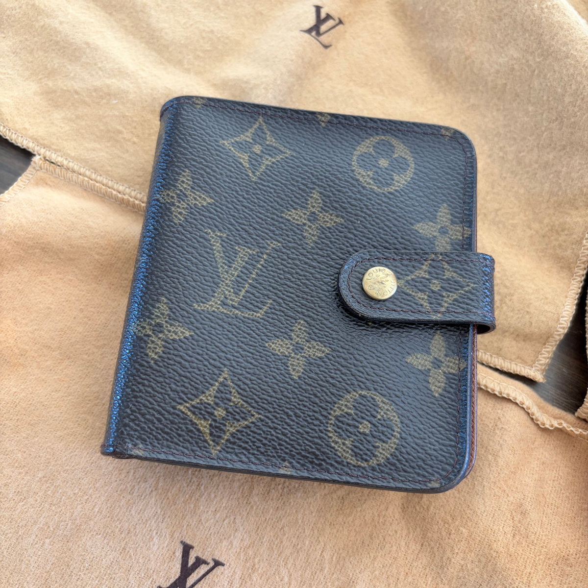(2002) Louis Vuitton Portefeuille Compact