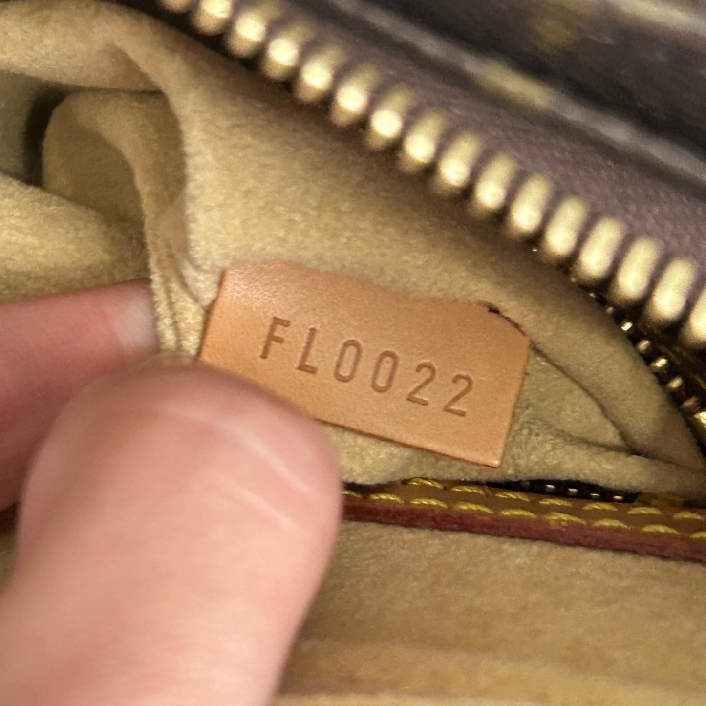 (2002) Louis Vuitton Looping MM