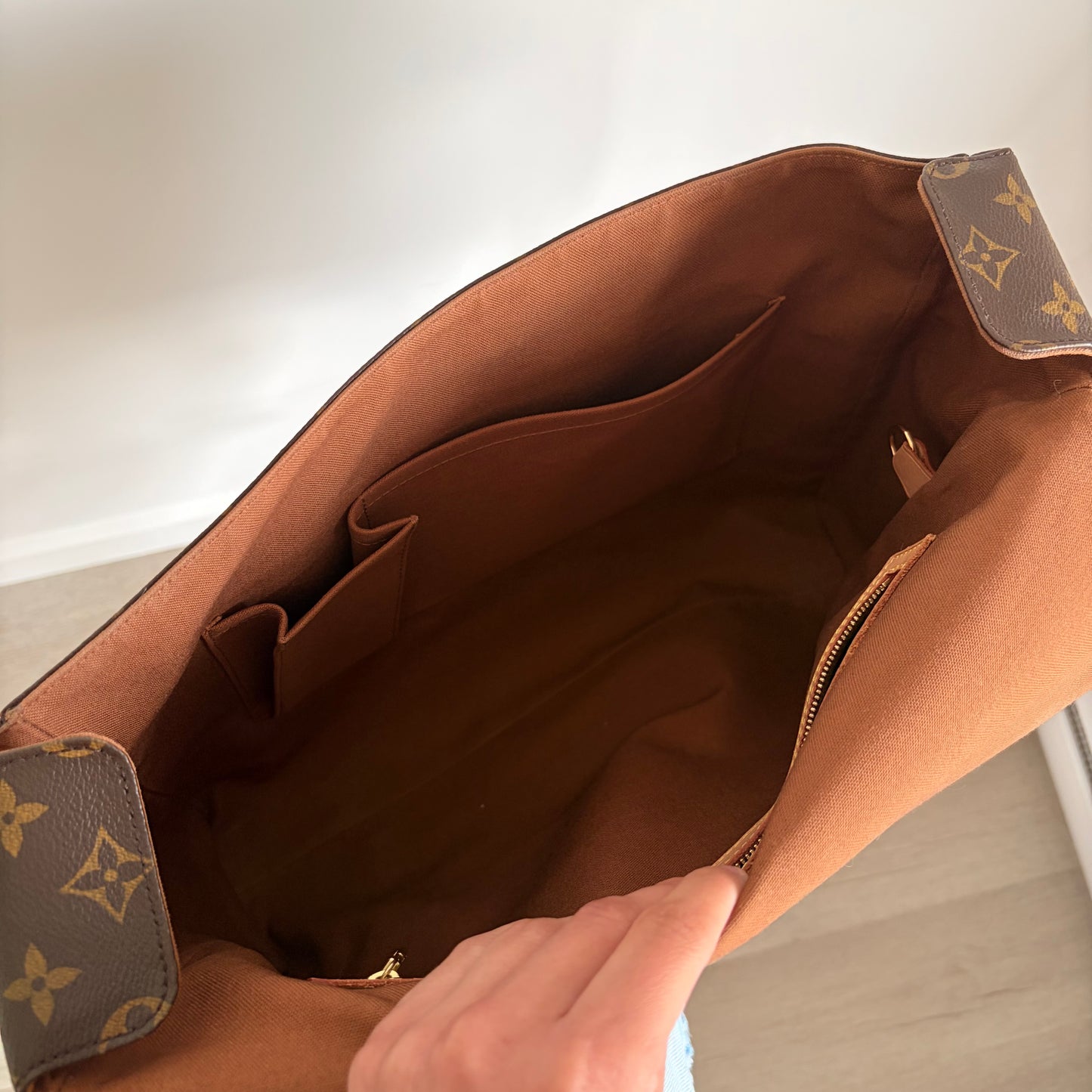 (2003) Louis Vuitton messenger bag