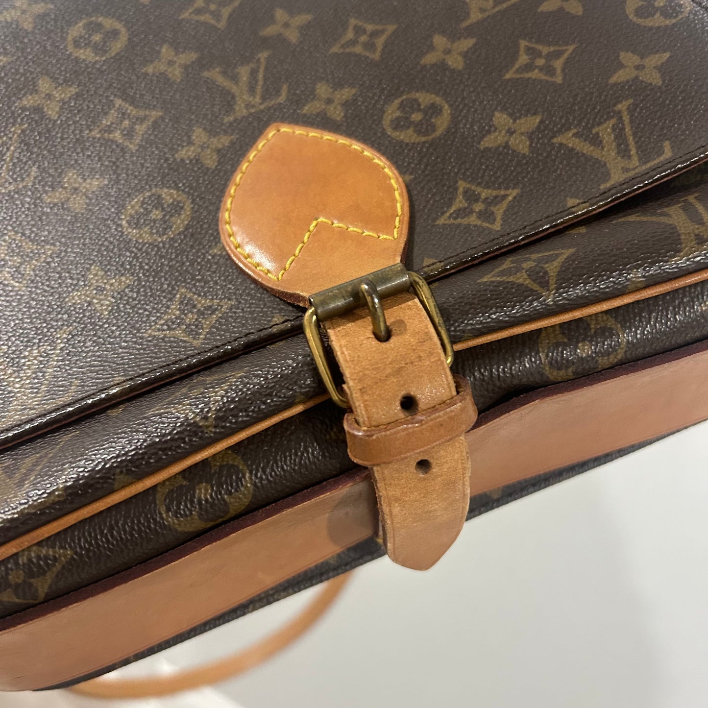 (1989) Louis Vuitton Cartouchière GM