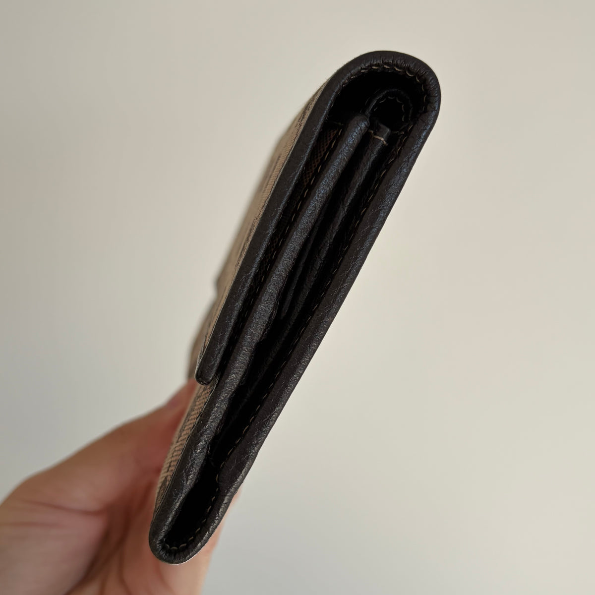 GUCCI portefeuille GG supreme