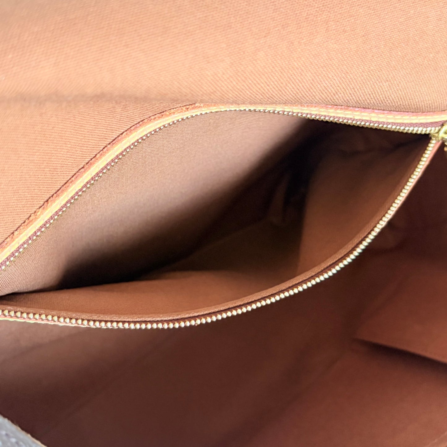 (2003) Louis Vuitton messenger bag