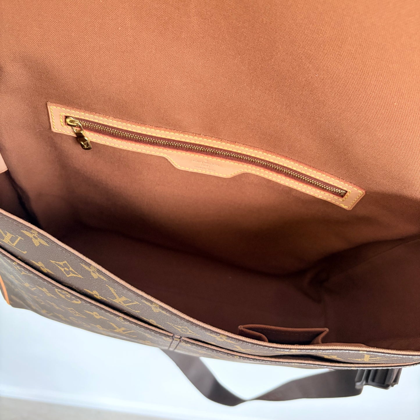 (2003) Louis Vuitton messenger bag