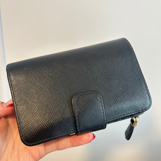 (2015) PRADA portefeuille compact en cuir saffiano