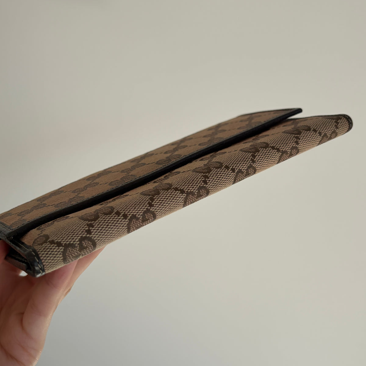 GUCCI portefeuille GG supreme