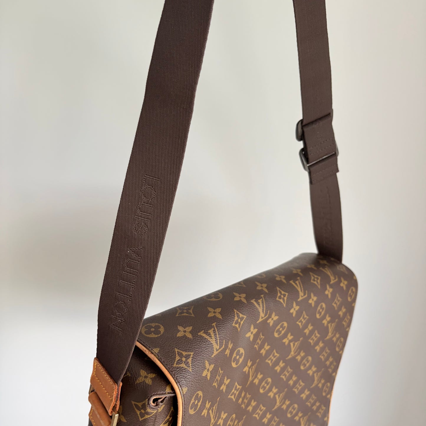 (2003) Louis Vuitton messenger bag