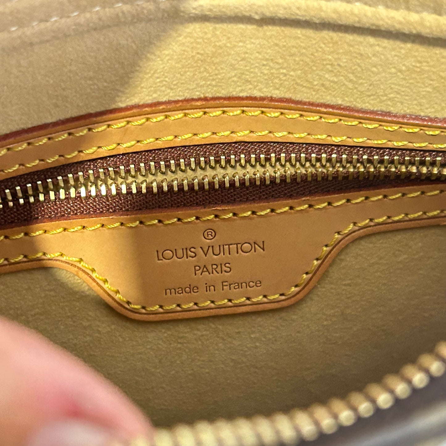 (2002) Louis Vuitton Looping MM