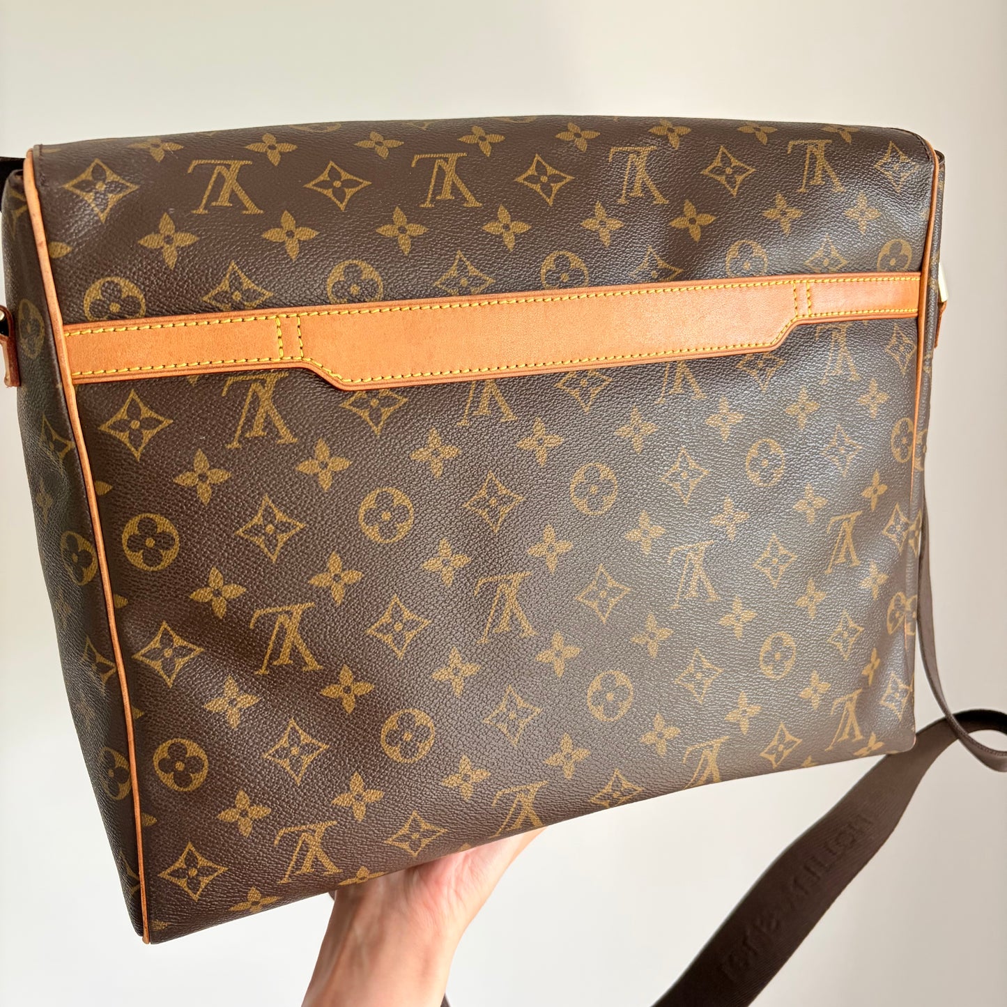 (2003) Louis Vuitton messenger bag