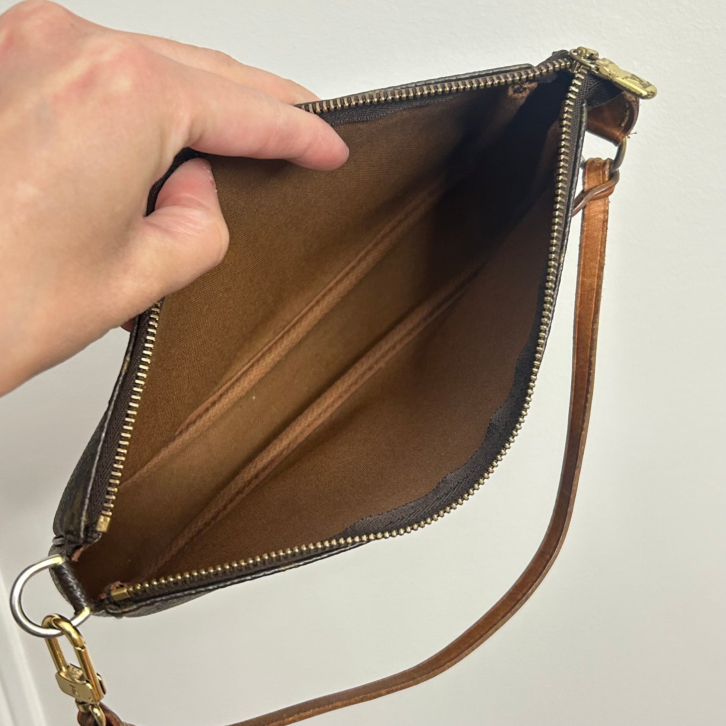 (1999) Louis Vuitton Pochette Accessoires