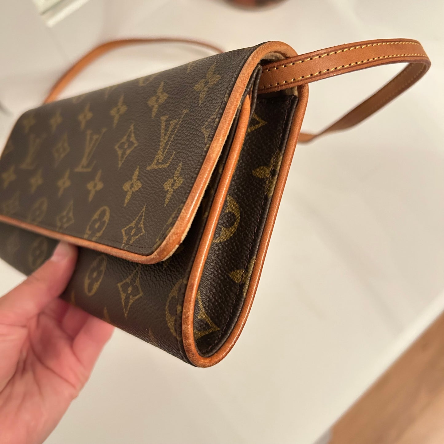 (1999) RÉSERVÉ Louis Vuitton Pochette Twin GM