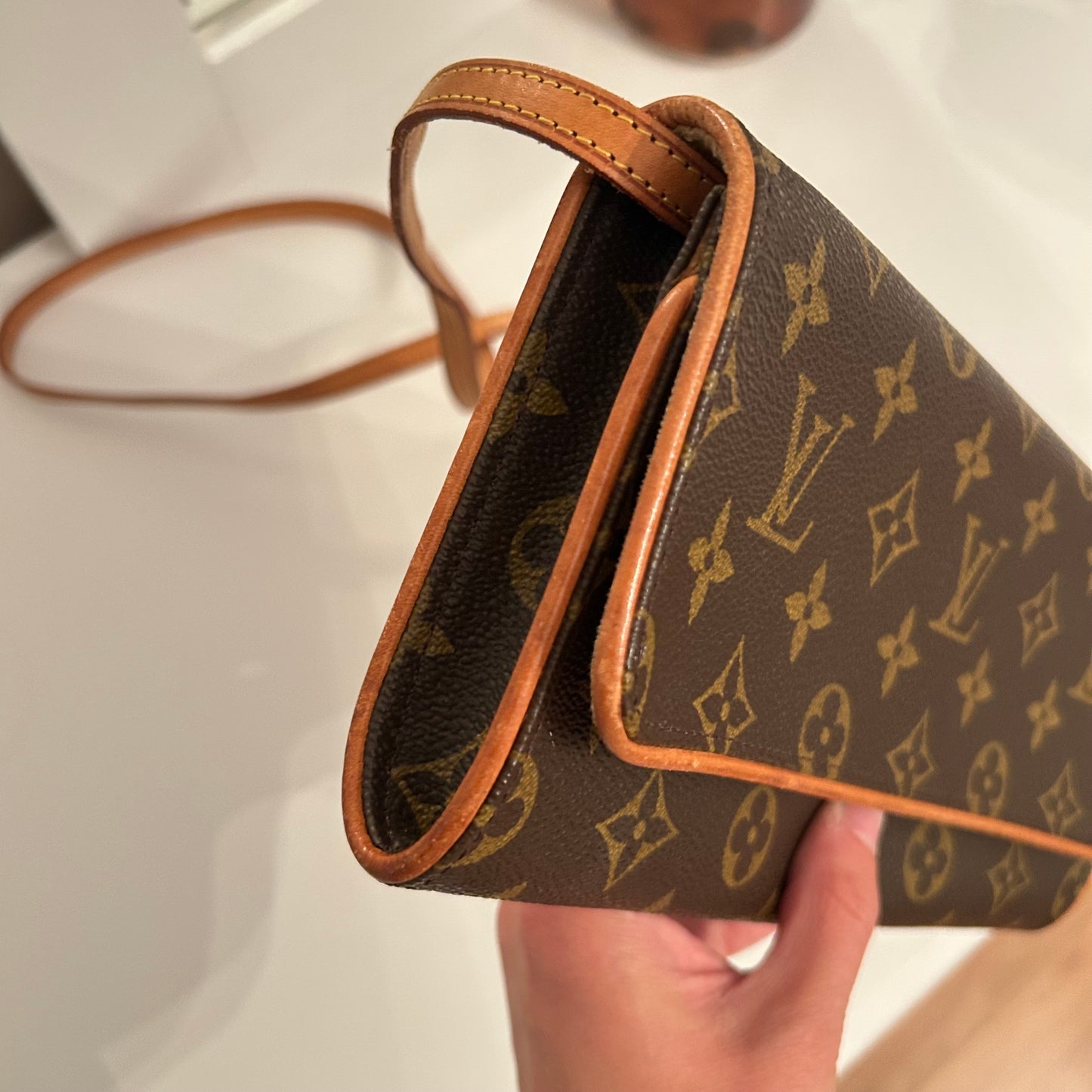 (1999) RÉSERVÉ Louis Vuitton Pochette Twin GM