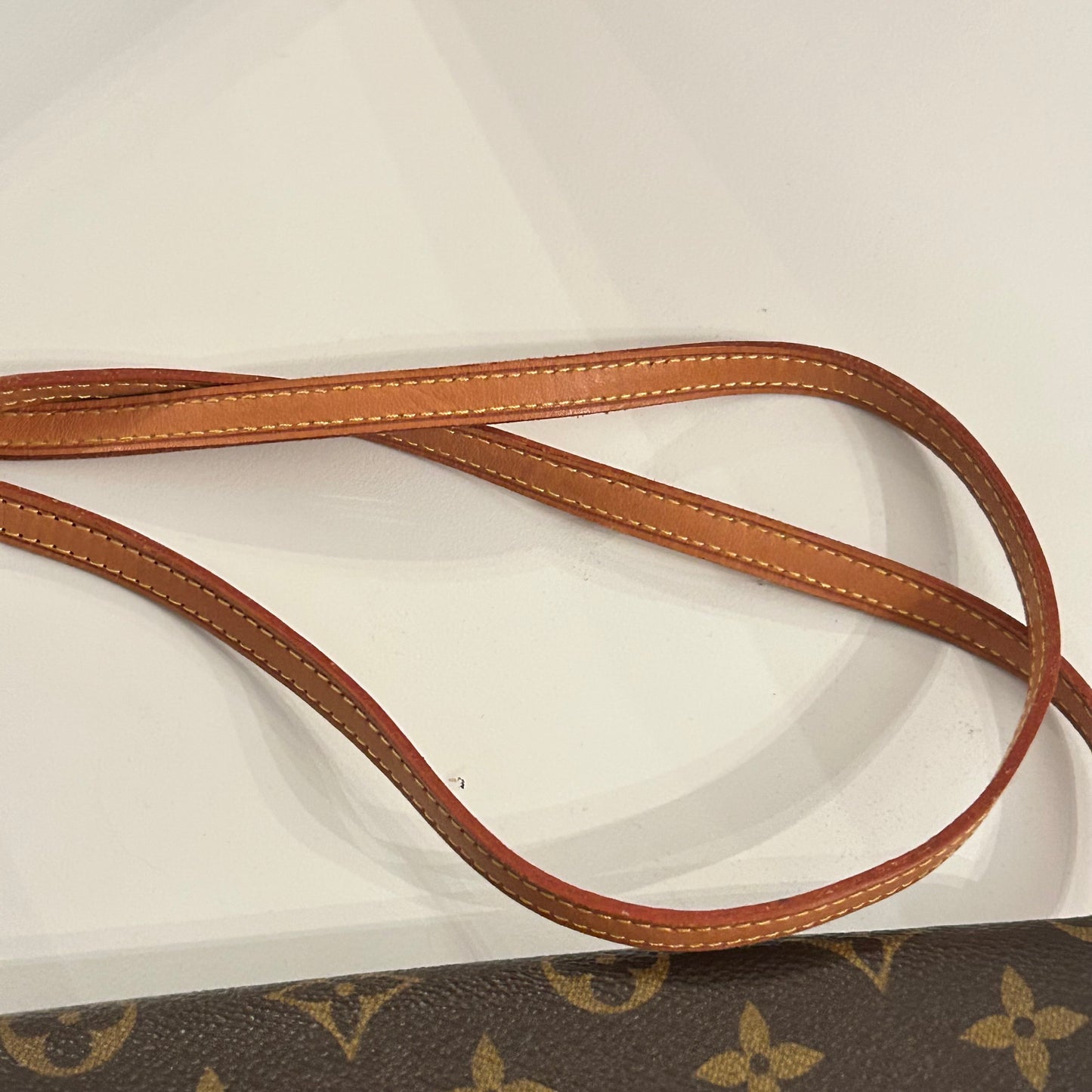 (1999) RÉSERVÉ Louis Vuitton Pochette Twin GM